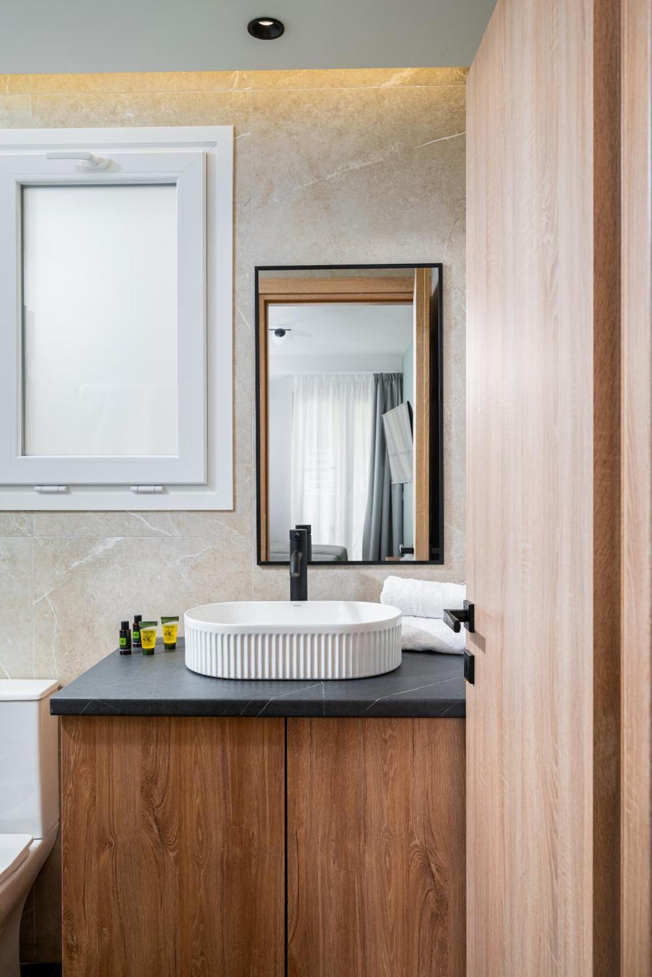 Makas Suites ヘルソニソス エクステリア 写真